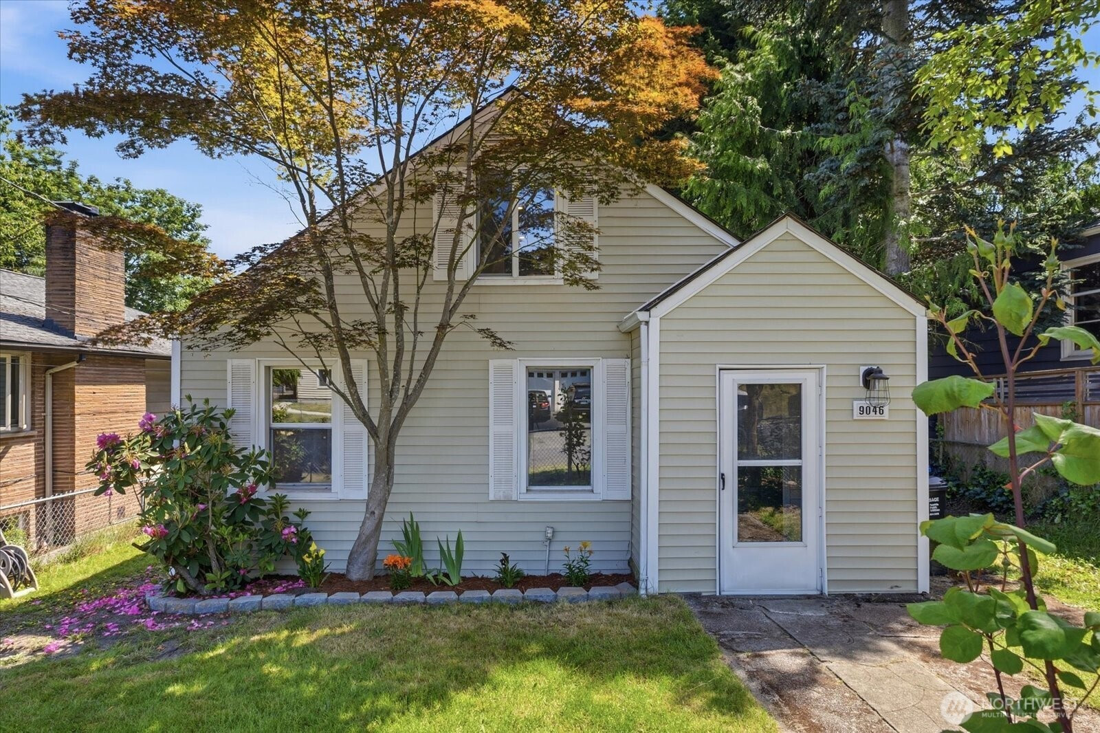 9046 7th Avenue NW, Seattle, WA 98117