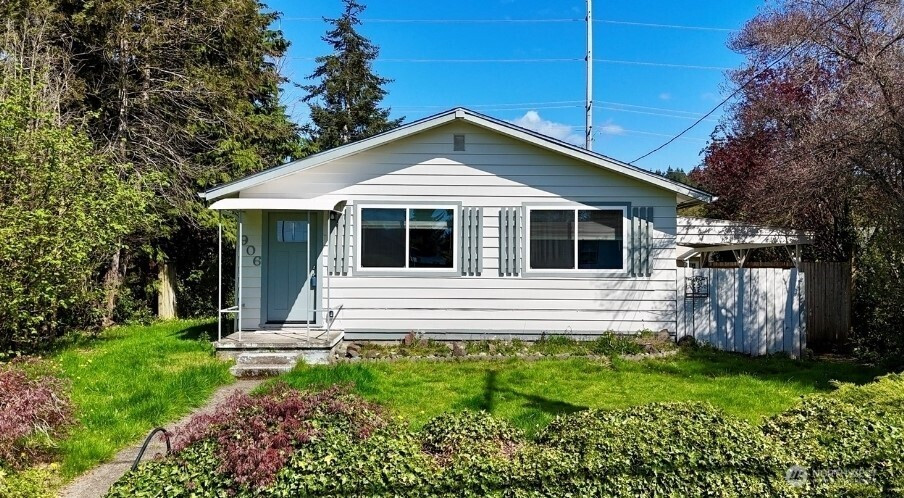 906 W Anderson Street, Elma, WA 98541