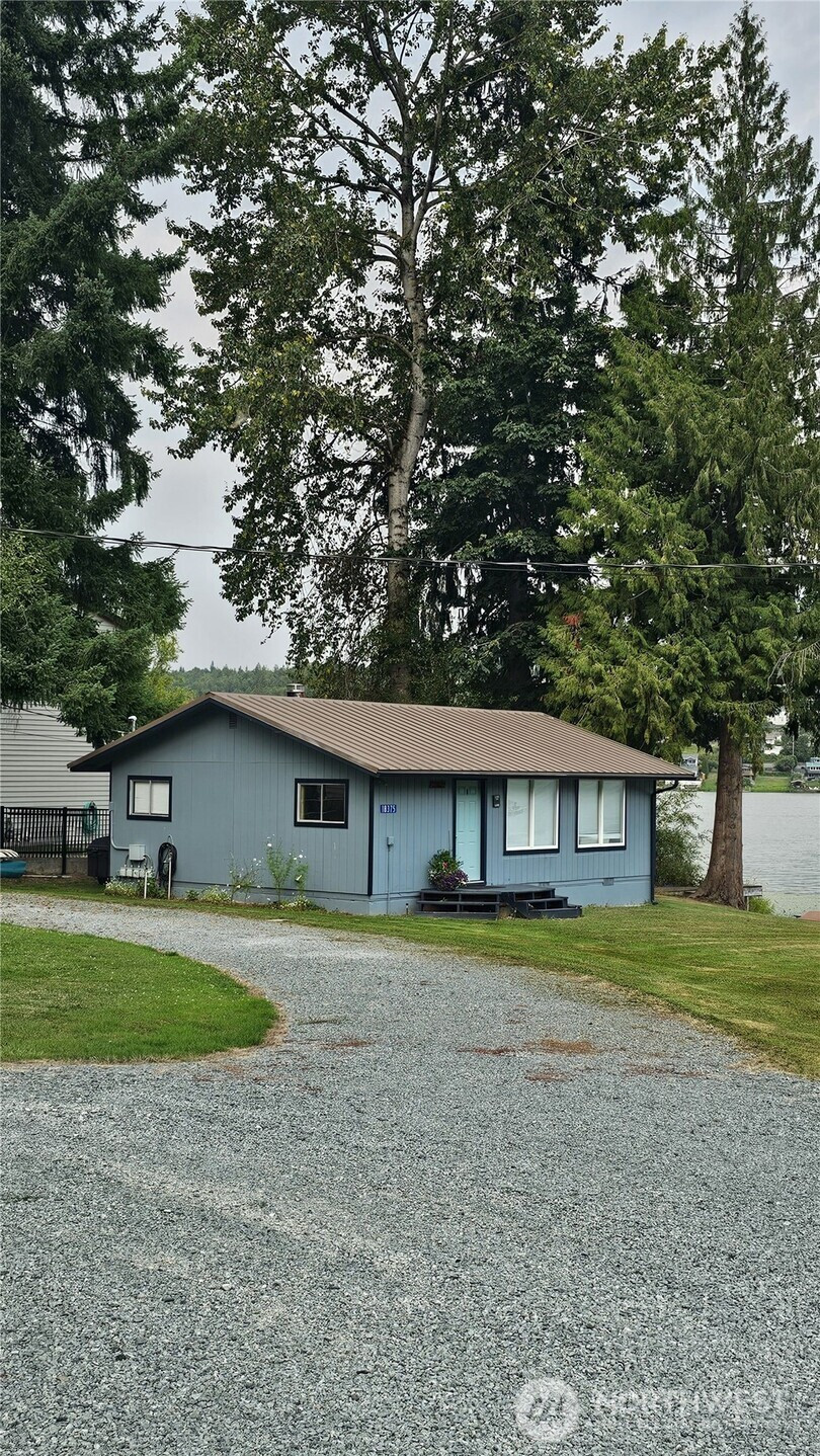 18375 W Big Lake Boulevard, Mount Vernon, WA 98274