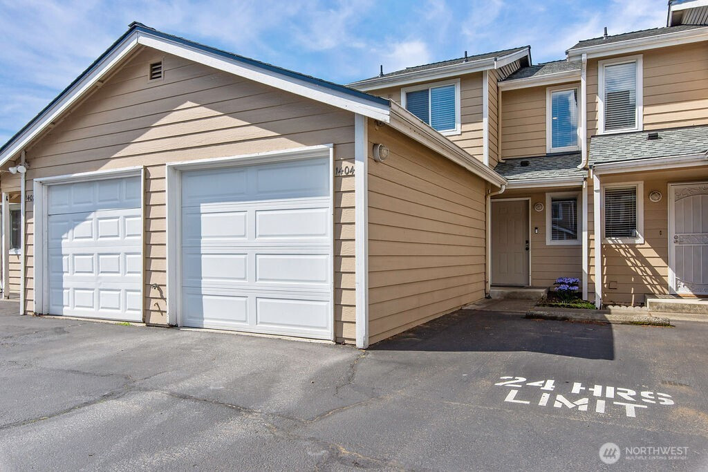 1404 S 308th Lane, Federal Way, WA 98003