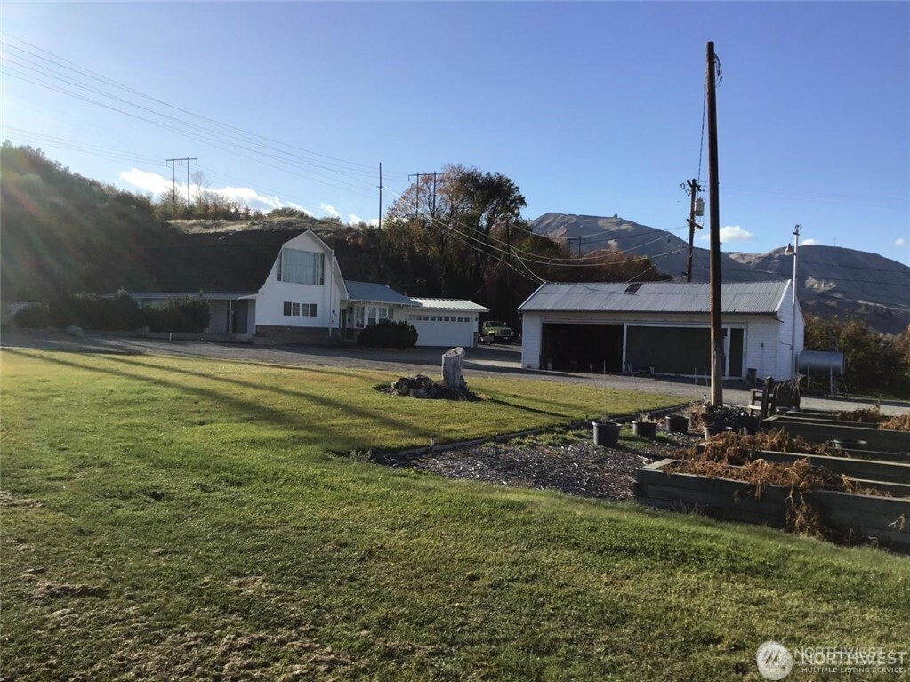 2627 Malaga Alcoa Highway, Malaga, WA 98828