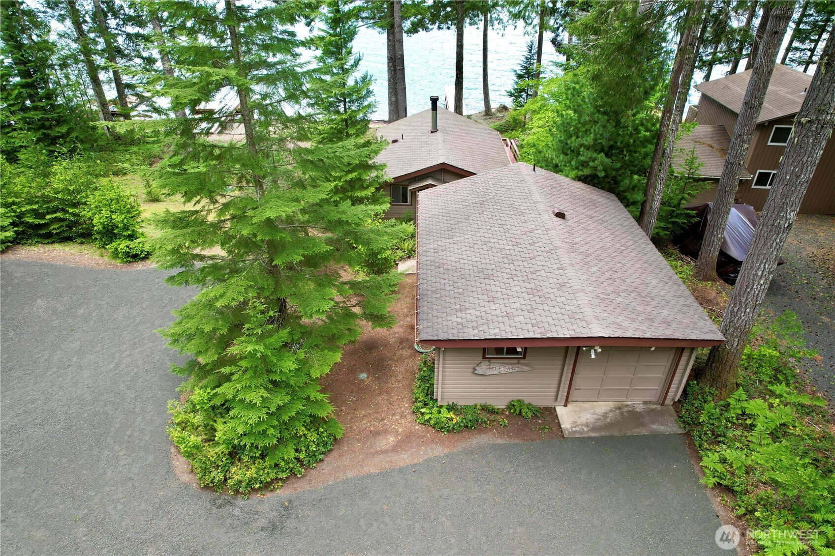 71 N Potlatch Drive N, Hoodsport, WA 98548