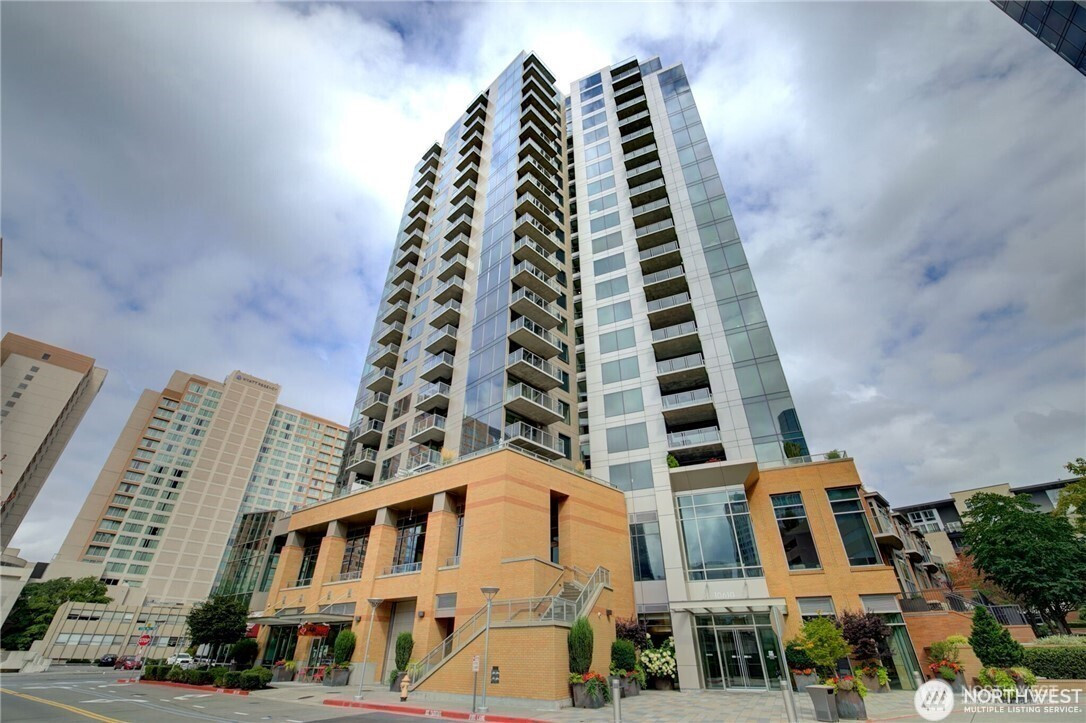 10650 NE 9th Place, Bellevue, WA 98004