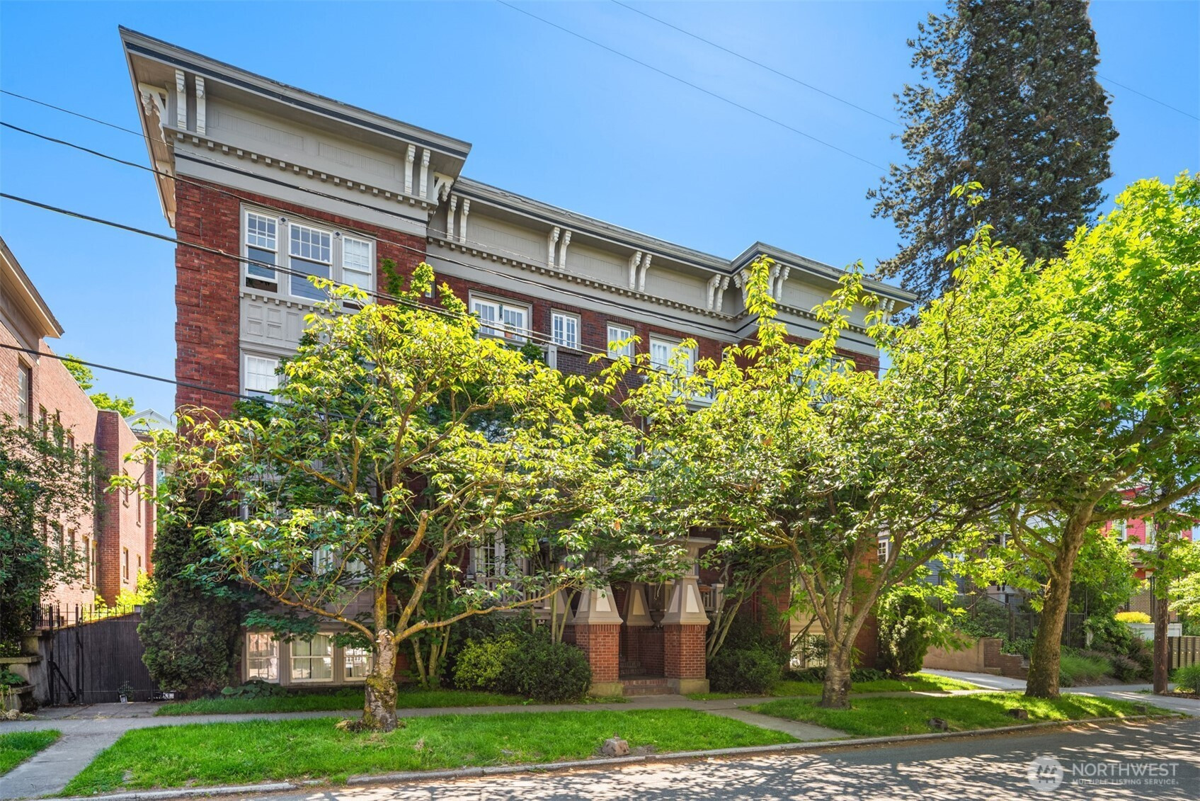 214 13th Avenue E, Seattle, WA 98102