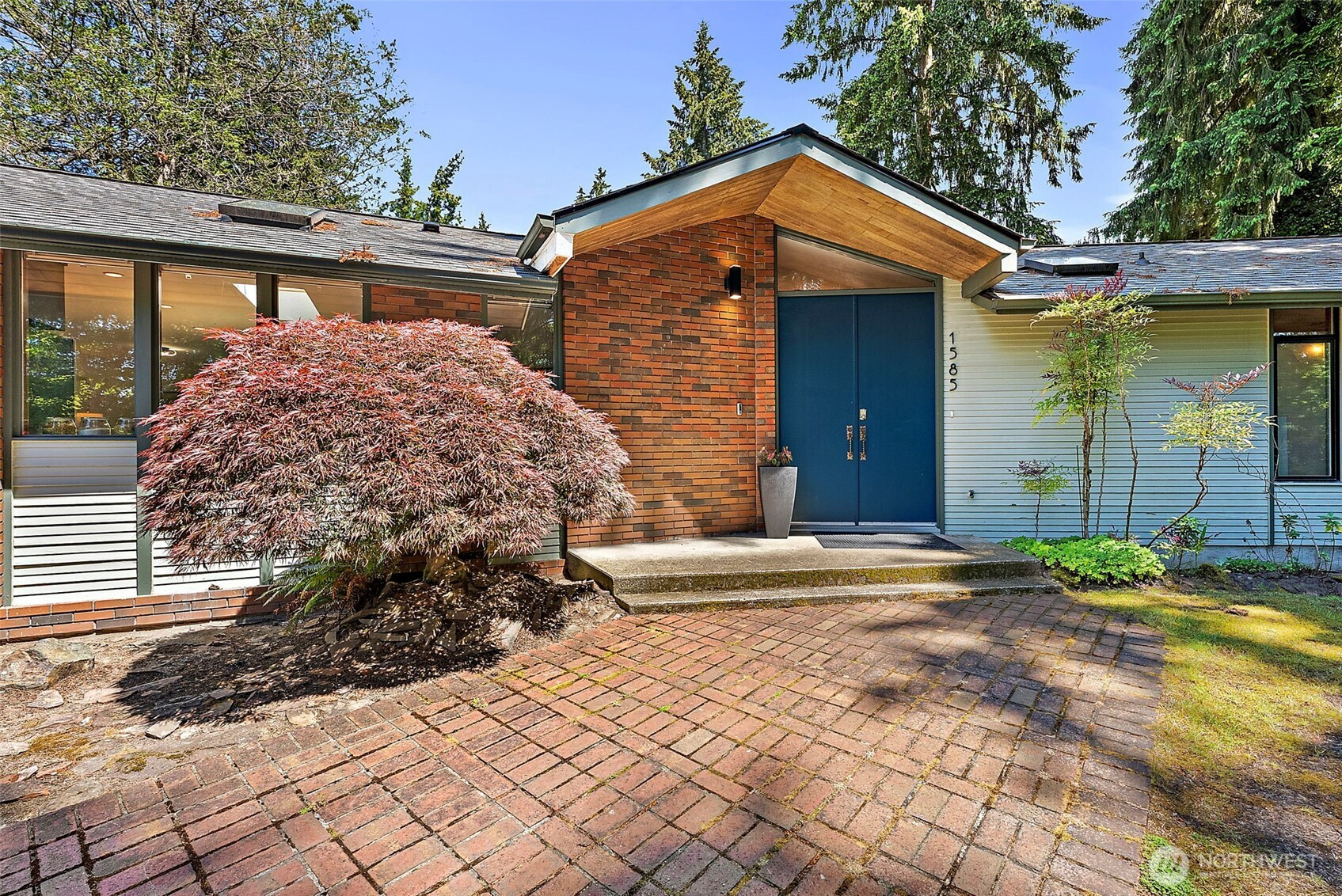 1585 Weathervane Drive, Tacoma, WA 98466