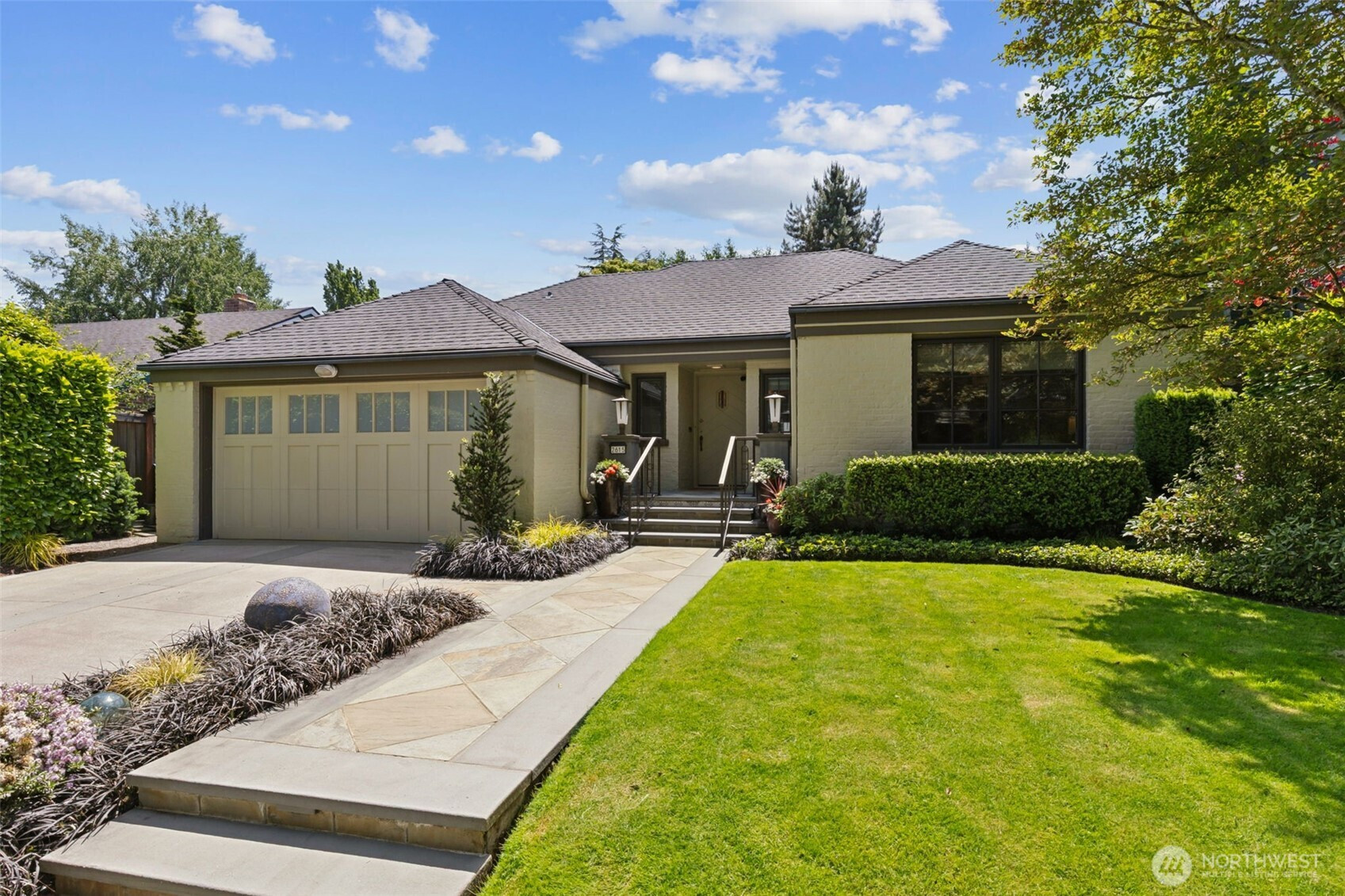 2615 E Garfield Street, Seattle, WA 98112