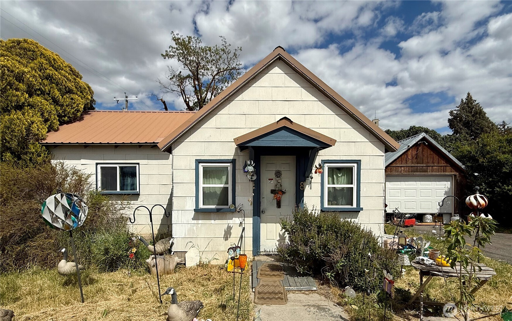 8 S 4th Street, Harrington, WA 99134