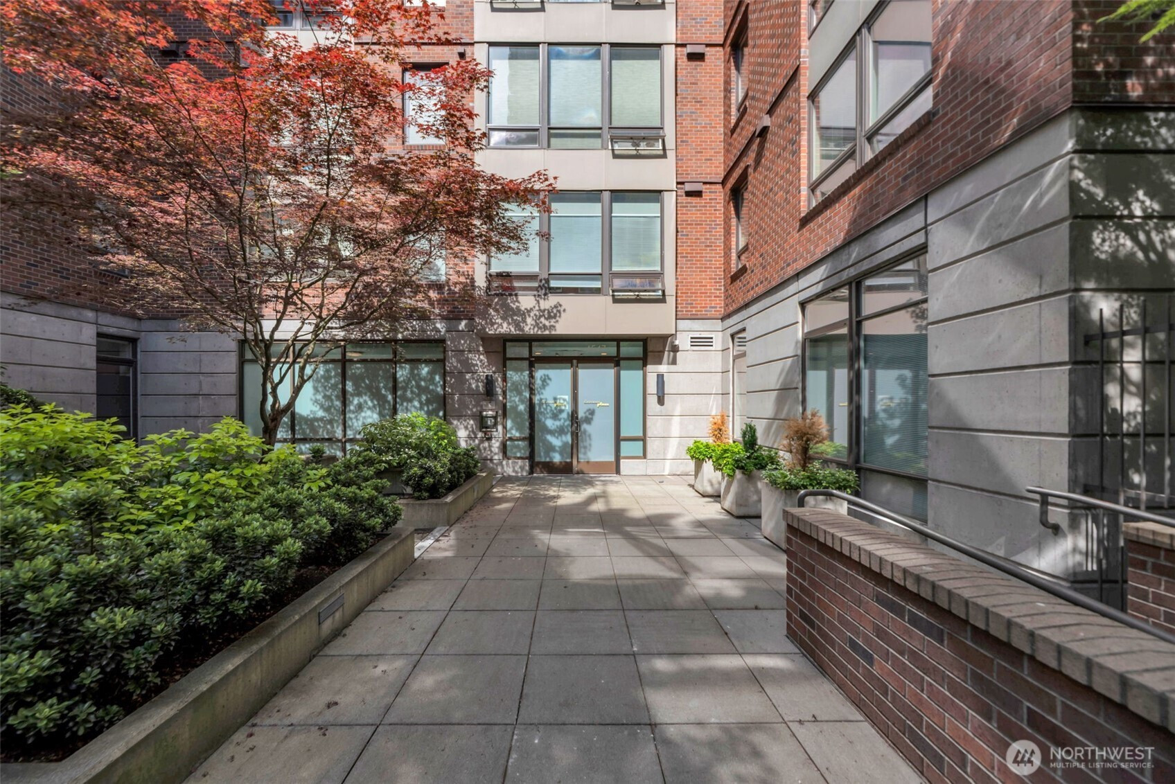 4547 8th Avenue NE, Seattle, WA 98105