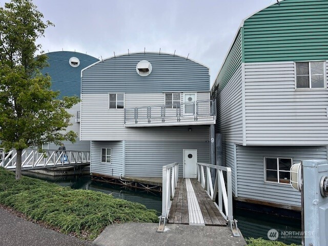 10989 Josh Green Lane, La Conner, WA 98257