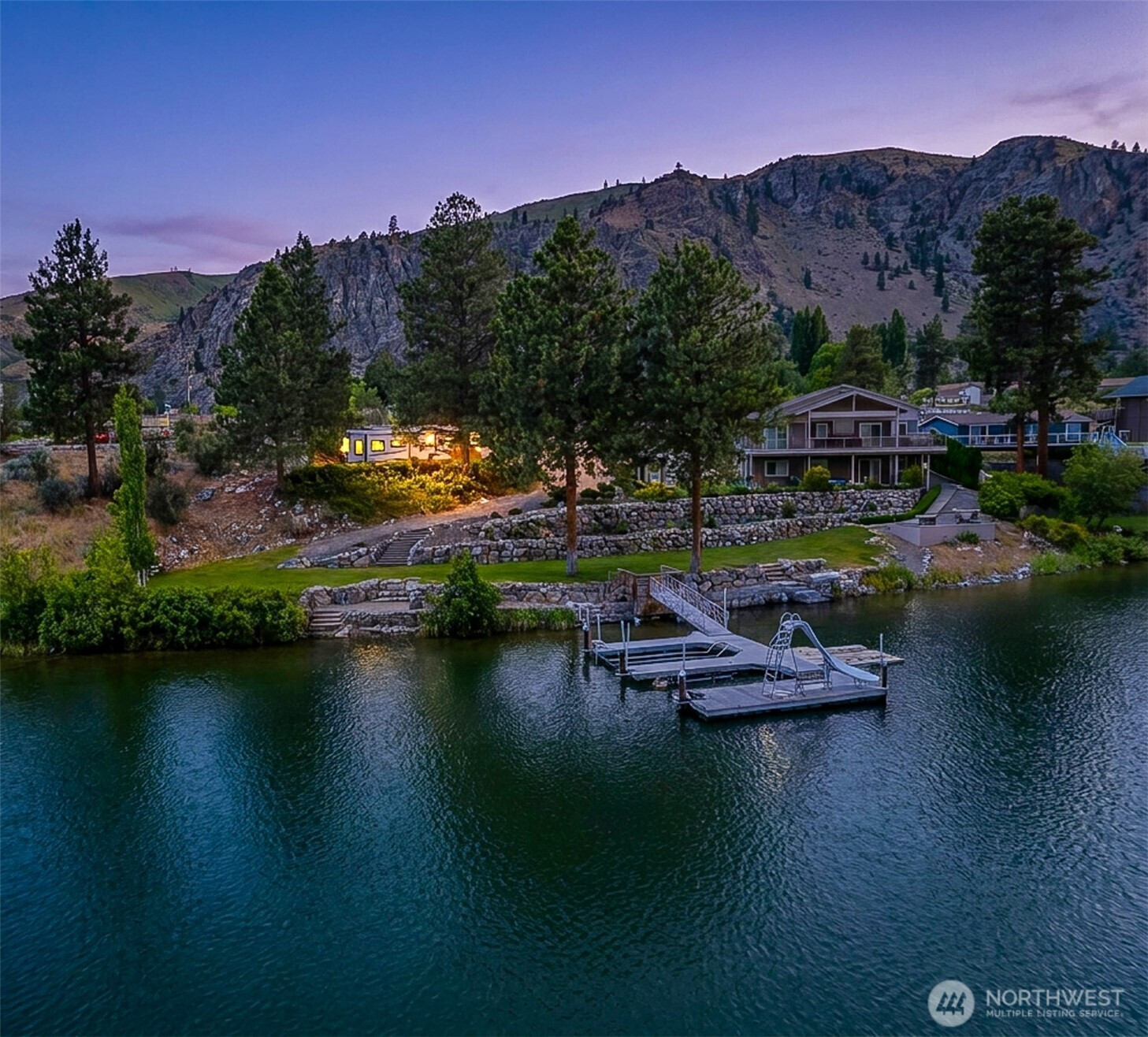 15055 N Lakeshore Drive, Entiat, WA 98822