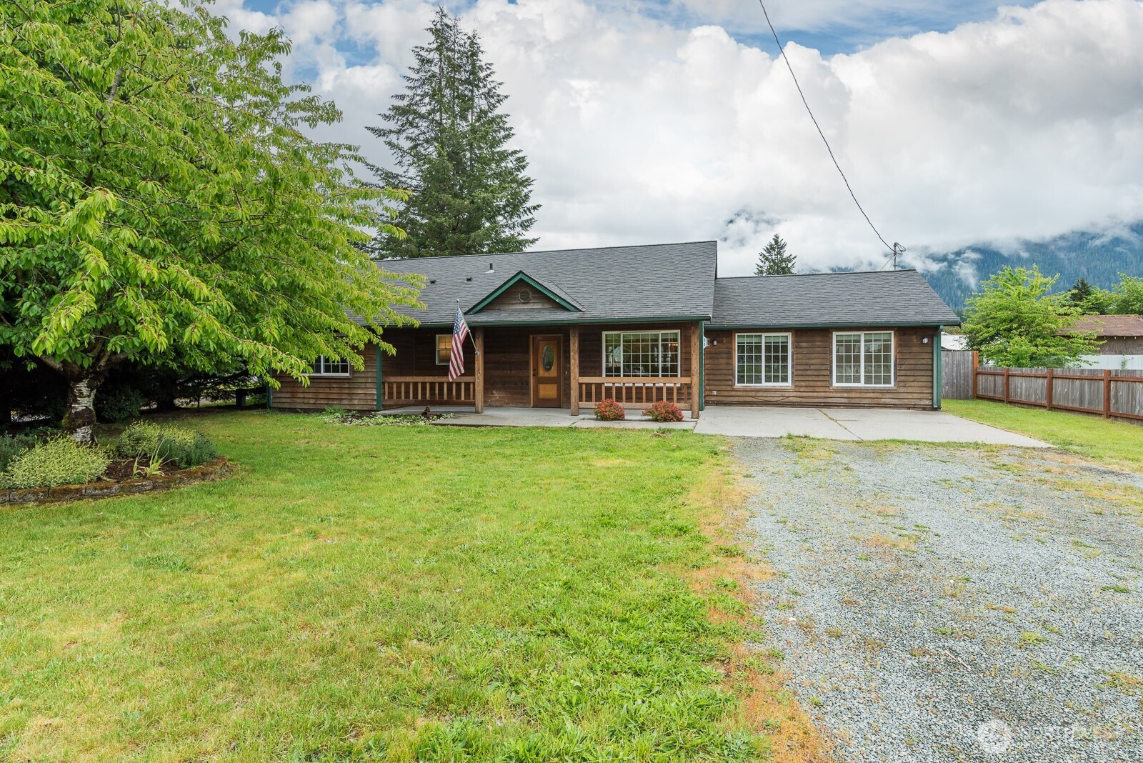 1015 Alvord Street, Darrington, WA 98241