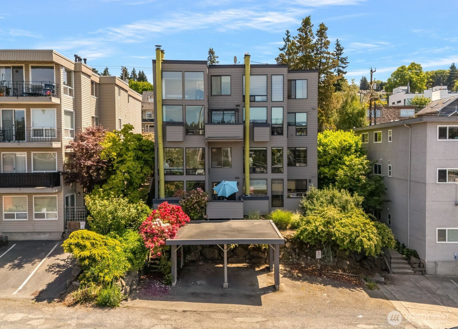 2831 14th Ave W, Seattle, WA 98119