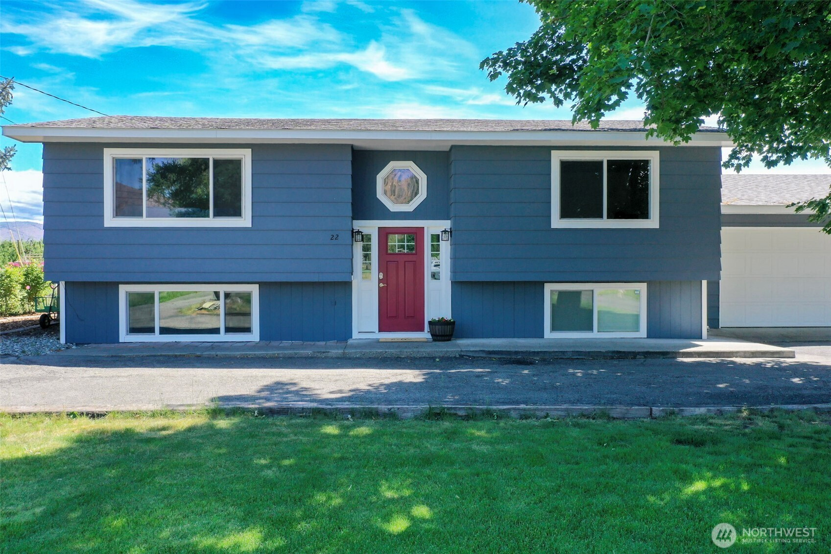 22 Weatherstone Road, Omak, WA 98841