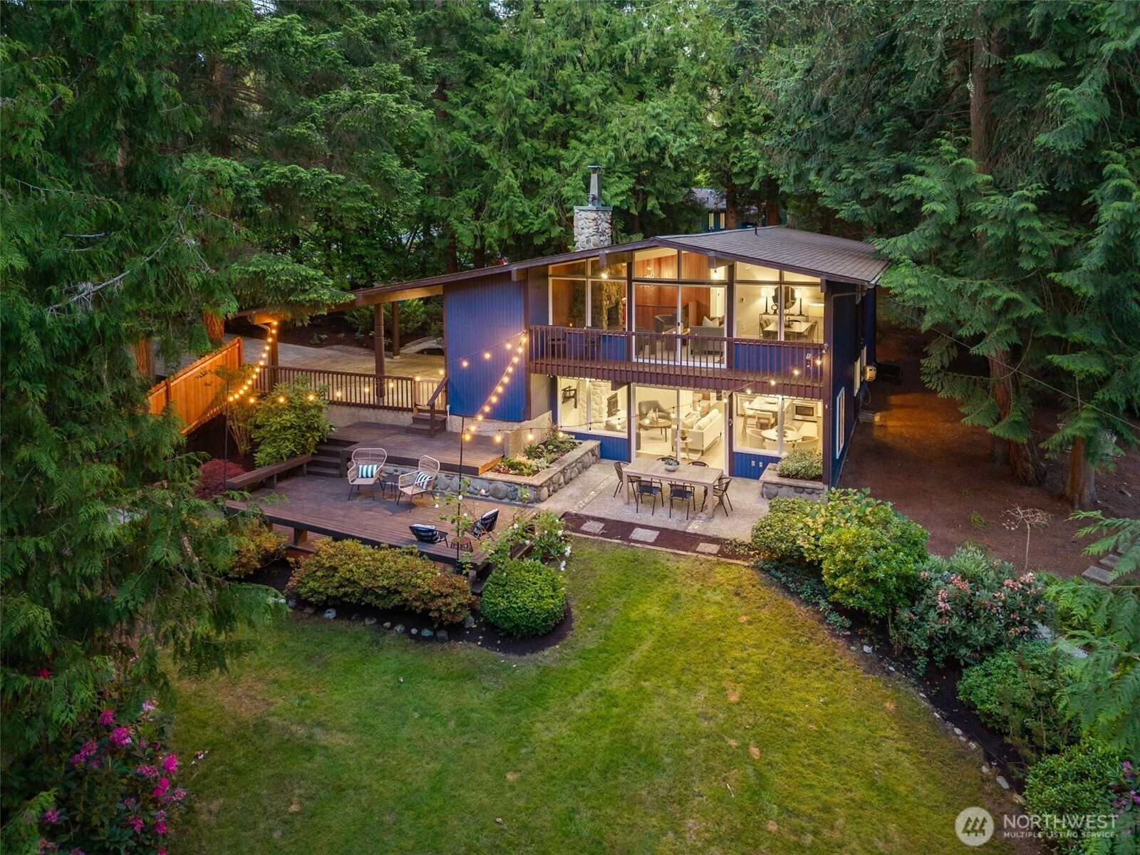 1305 Kings Place NW, Bainbridge Island, WA 98110